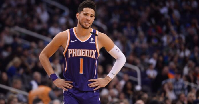 Devin Booker, 49 punti per lui contro LeBron